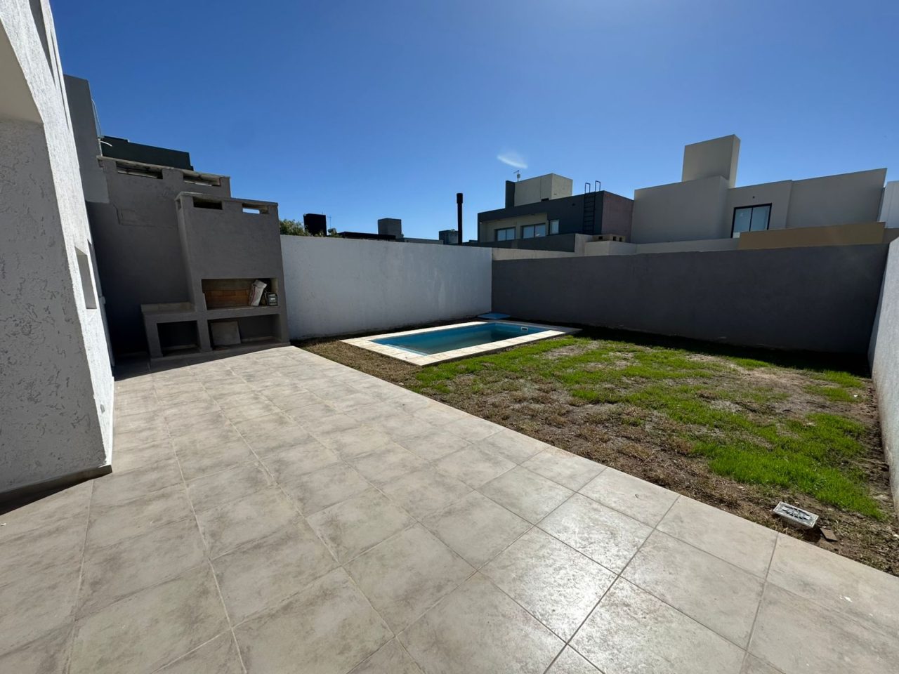 CASA 3 DORMITORIOS – DOCTA URBANIZACIÓN INTELIGENTE, A ESTRENAR