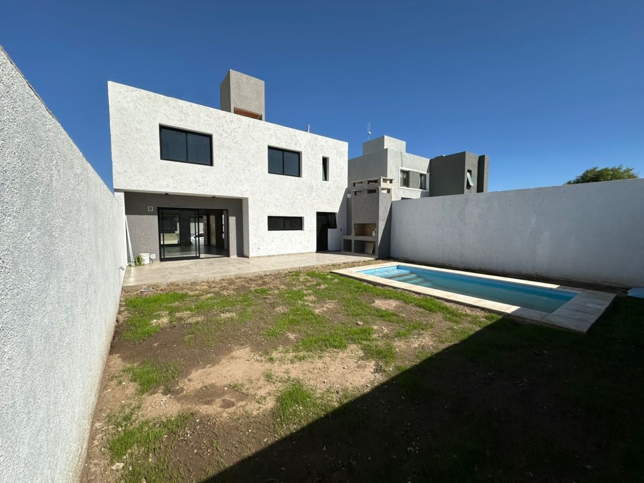 CASA 3 DORMITORIOS – DOCTA URBANIZACIÓN INTELIGENTE, A ESTRENAR