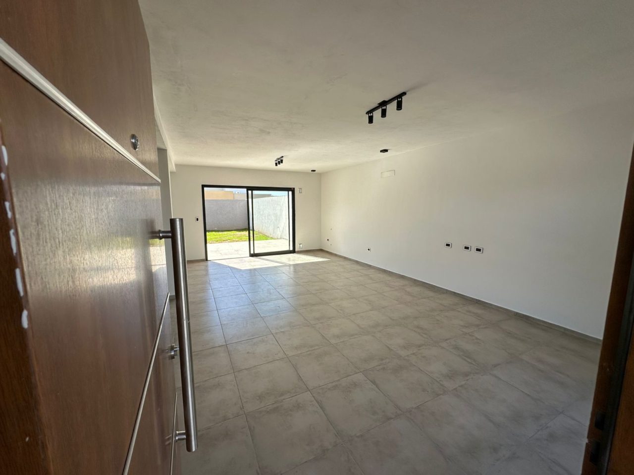 CASA 3 DORMITORIOS – DOCTA URBANIZACIÓN INTELIGENTE, A ESTRENAR