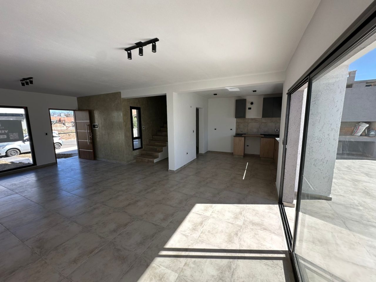 CASA 3 DORMITORIOS – DOCTA URBANIZACIÓN INTELIGENTE, A ESTRENAR