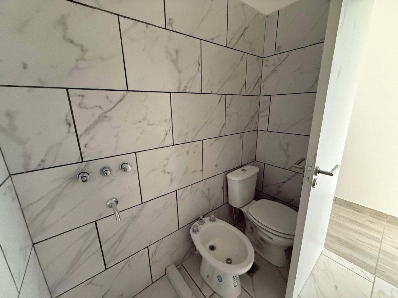 DUPLEX 3 DORMITORIOS – DOCTA URBANIZACIÓN INTELIGENTE, A ESTRENAR