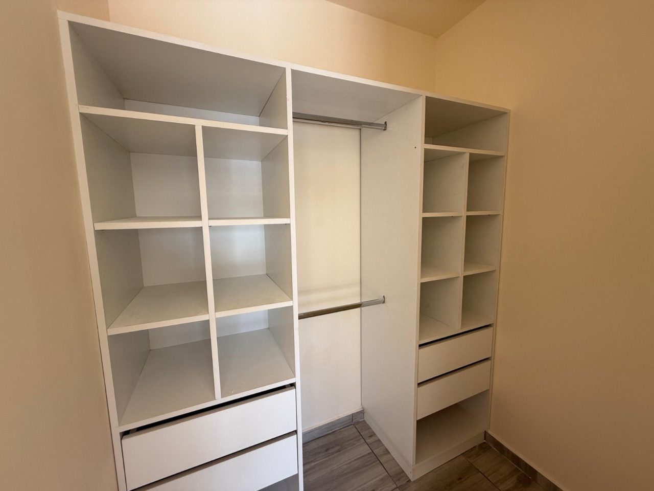 DUPLEX 3 DORMITORIOS – DOCTA URBANIZACIÓN INTELIGENTE, A ESTRENAR