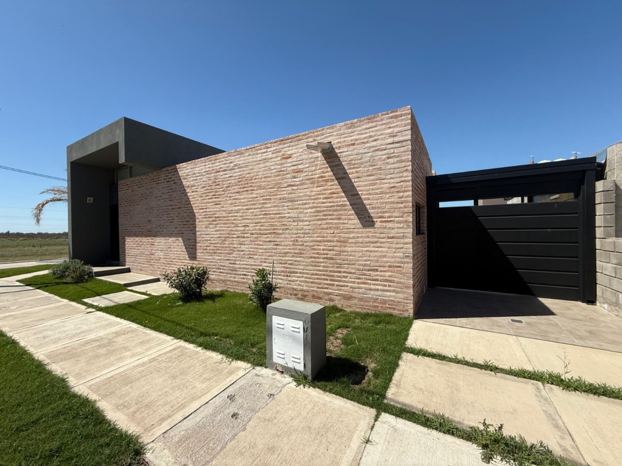 CASA 3 DORMITORIOS C/ PILETA – RINCONES DE MANANTIALES