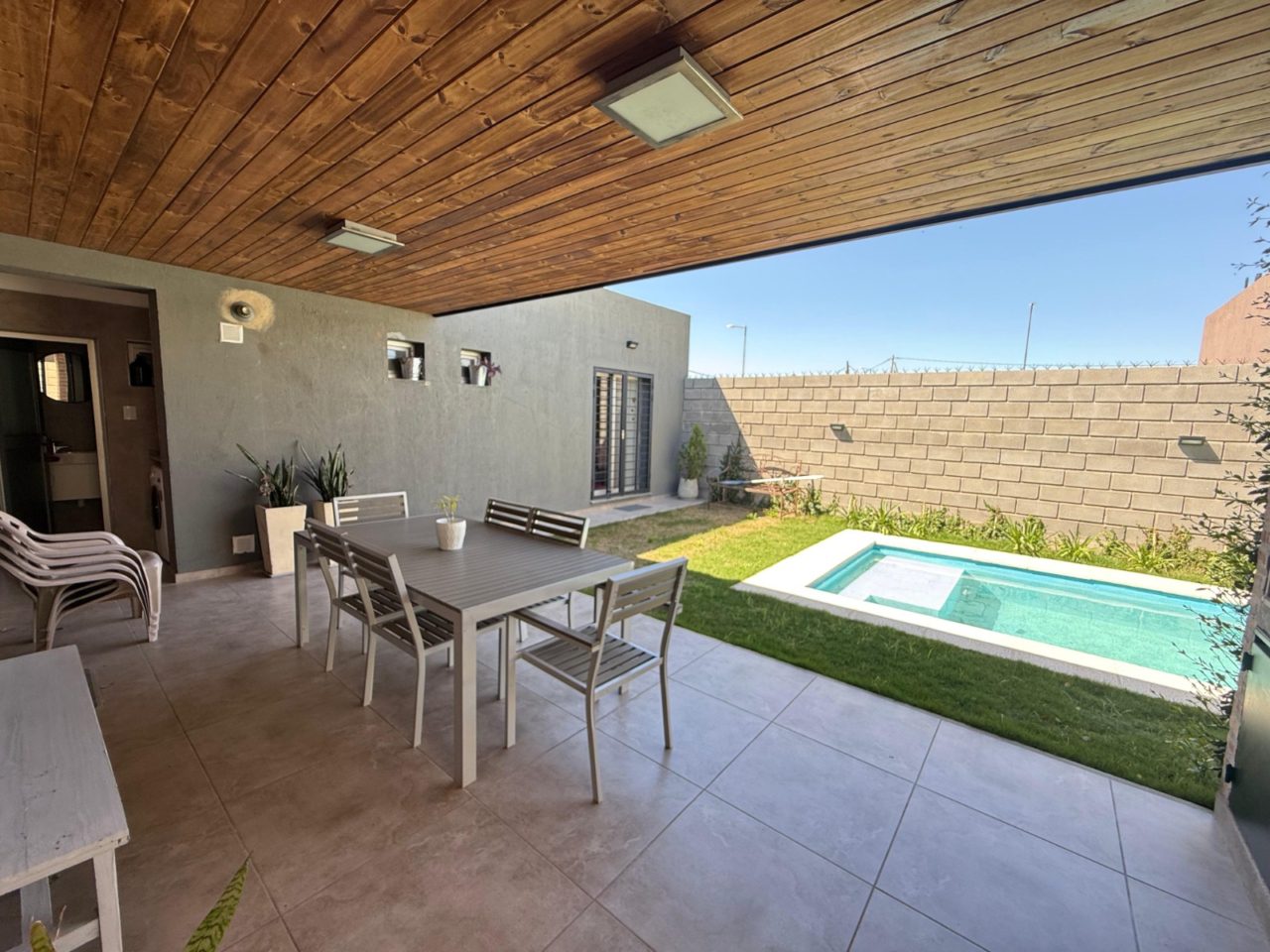 CASA 3 DORMITORIOS C/ PILETA – RINCONES DE MANANTIALES