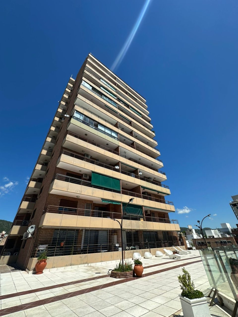 DEPARTAMENTO 2 DORMITORIOS C/ COCHERA – VILLA CARLOS PAZ, CENTRO