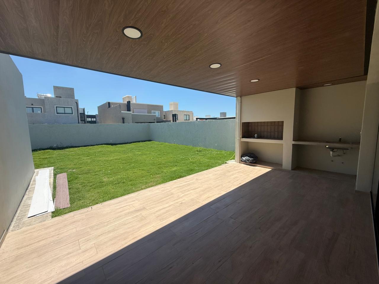 CASA 2 DORMITORIOS – DOCTA URBANIZACIÓN INTELIGENTE