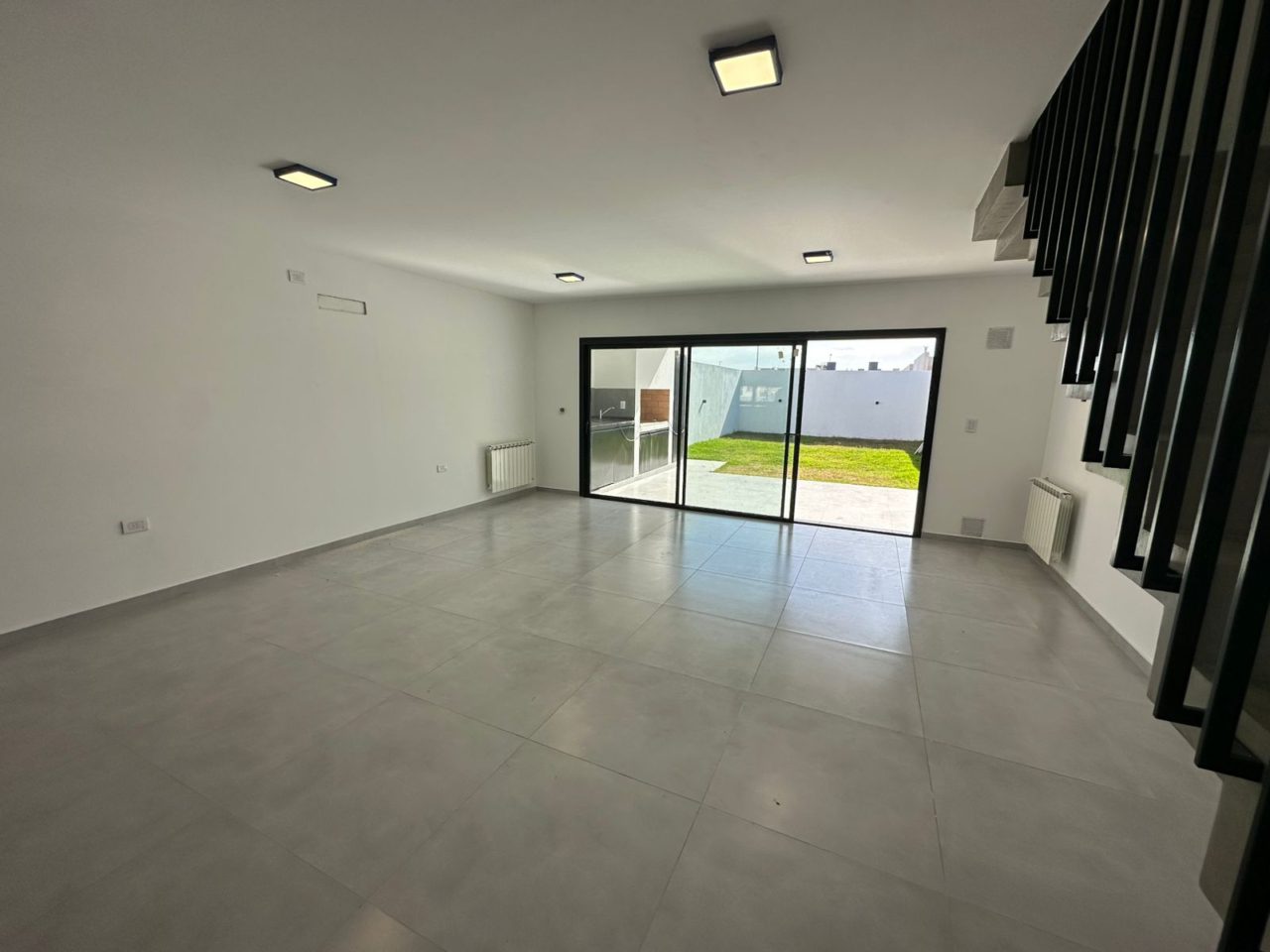 DUPLEX DE CATEGORÍA, 3 DORMITORIOS – DOCTA URBANIZACIÓN INTELIGENTE