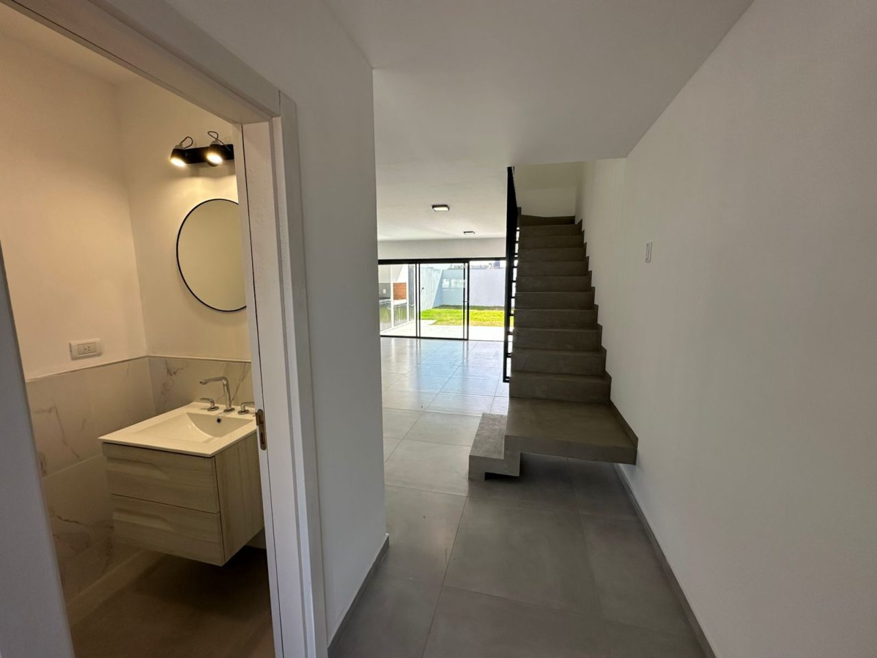 DUPLEX DE CATEGORÍA, 3 DORMITORIOS – DOCTA URBANIZACIÓN INTELIGENTE