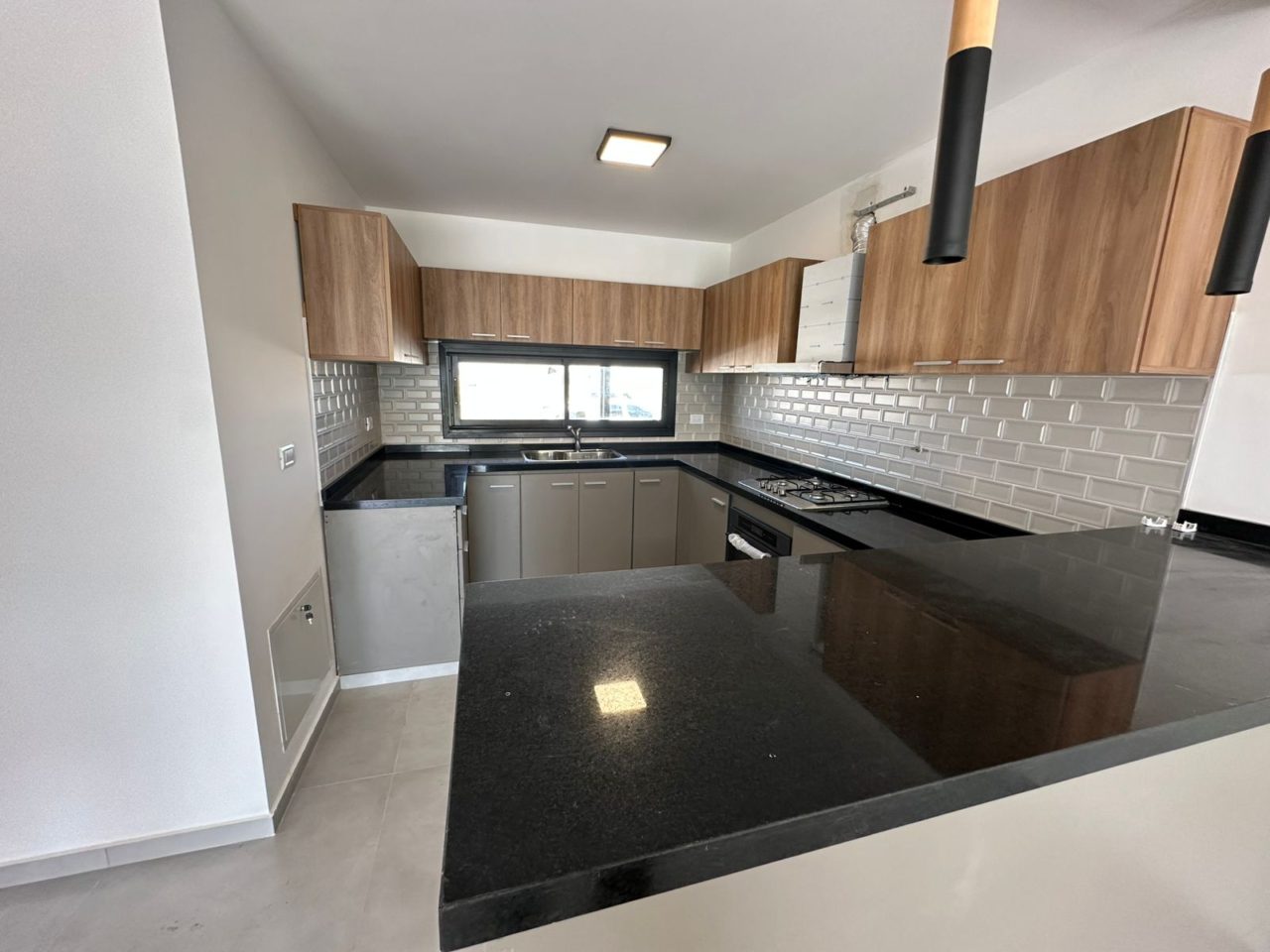 DUPLEX DE CATEGORÍA, 3 DORMITORIOS – DOCTA URBANIZACIÓN INTELIGENTE