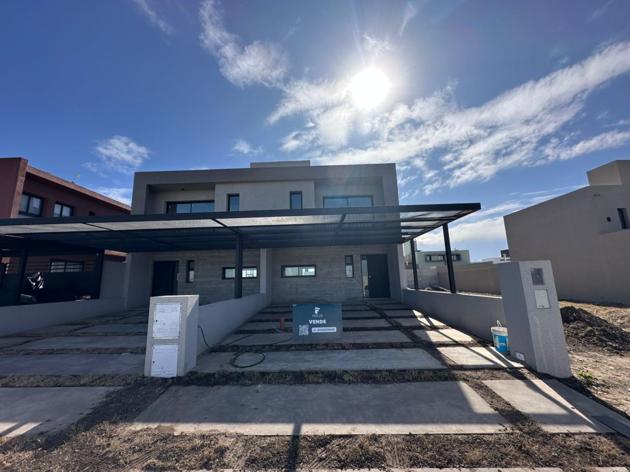 DUPLEX DE CATEGORÍA, 3 DORMITORIOS – DOCTA URBANIZACIÓN INTELIGENTE