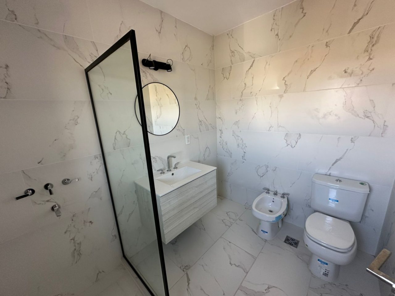 DUPLEX DE CATEGORÍA, 3 DORMITORIOS – DOCTA URBANIZACIÓN INTELIGENTE