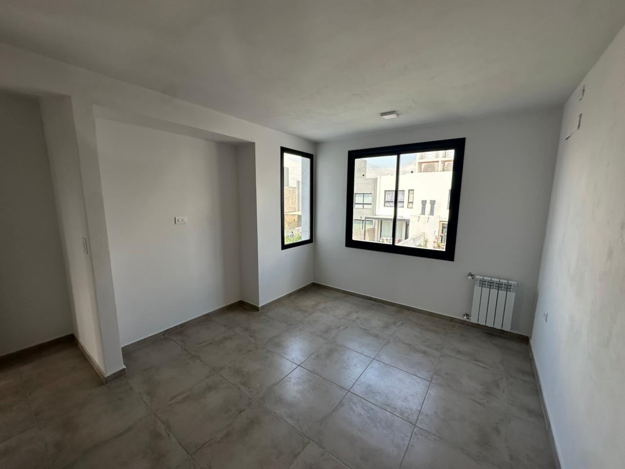 CASA 3 DORMITORIOS, FRENTE A ESPACIO VERDE – DOCTA URBANIZACIÓN INTELIGENTE, SECTOR MALAGUEÑO