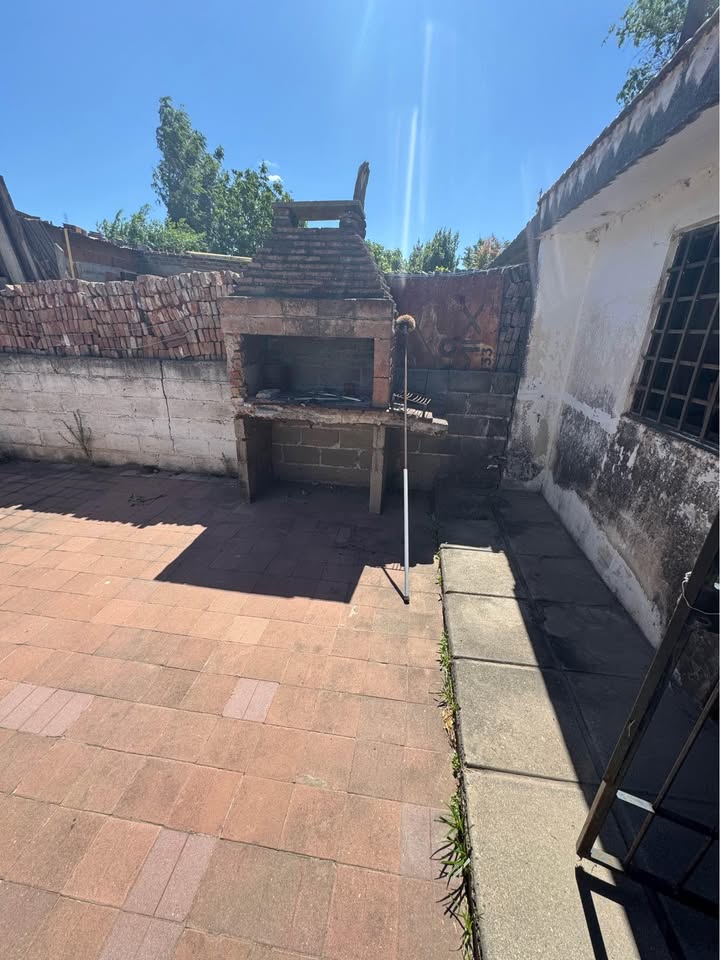 CASA ESQUINA 2 DORMITORIOS – VILLA EL LIBERTADOR
