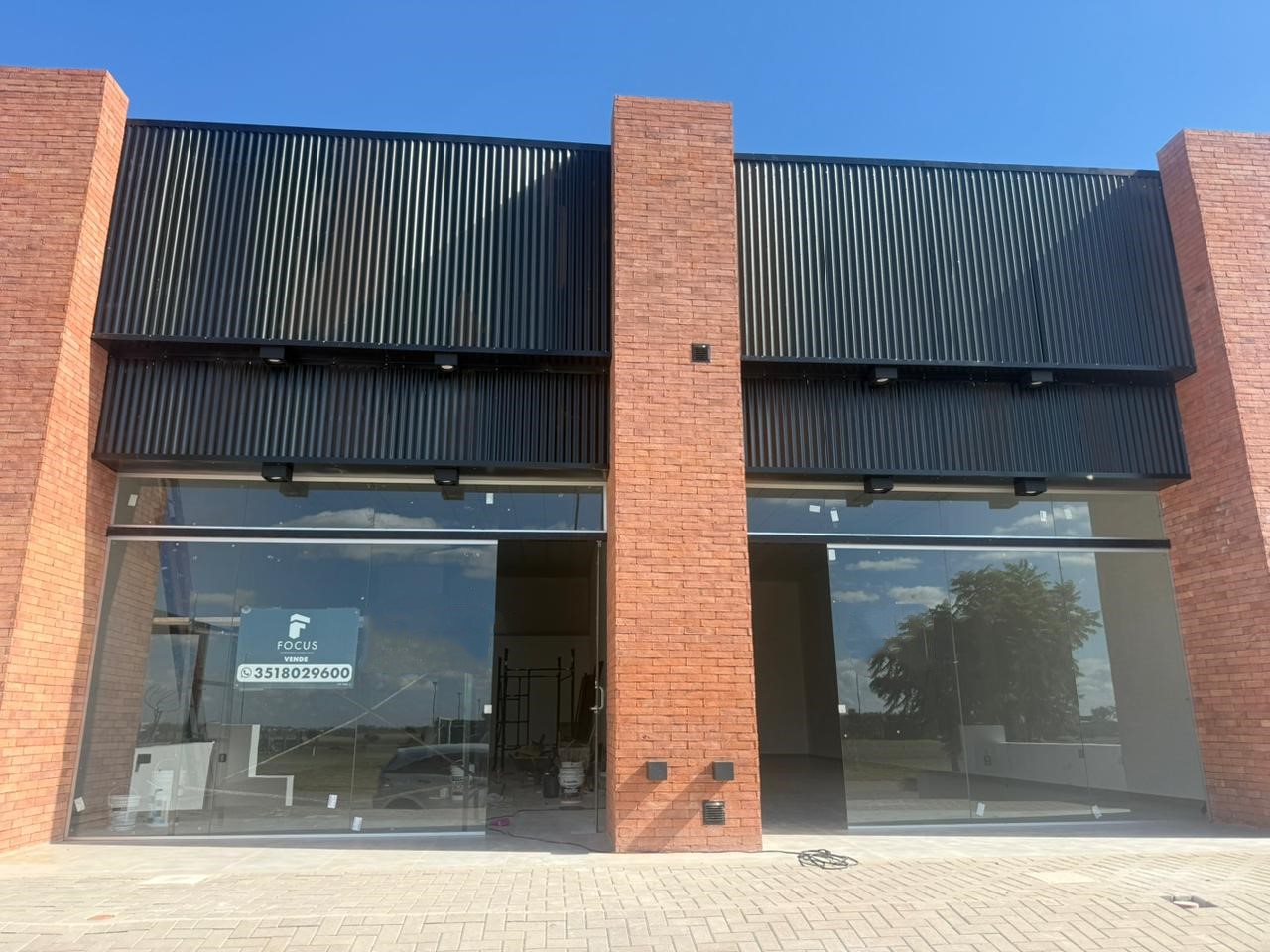 LOCAL COMERCIAL 120m2 – DOCTA URBANIZACIÓN INTELIGENTE, EXCELENTE UBICACIÓN