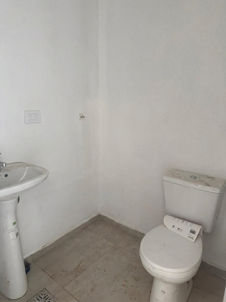 LOCAL COMERCIAL 120m2 – DOCTA URBANIZACIÓN INTELIGENTE, EXCELENTE UBICACIÓN