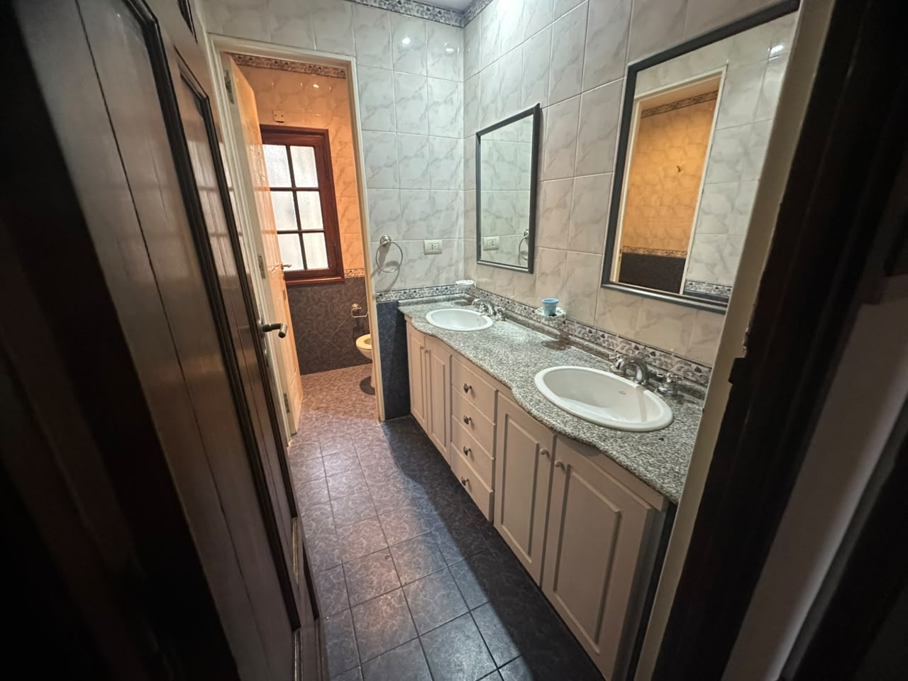 CASA 5 DORMITORIOS C/ COCHERA – B° URCA
