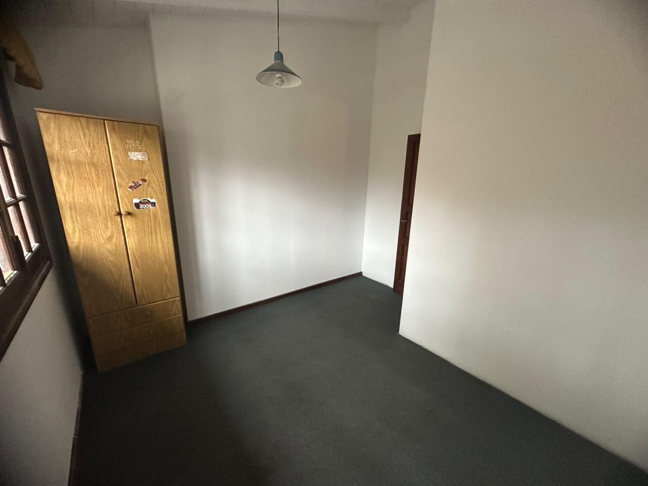 CASA 5 DORMITORIOS C/ COCHERA – B° URCA