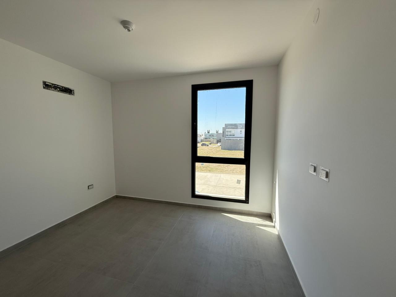 DUPLEX 3 DORMITORIOS – MANANTIALES II