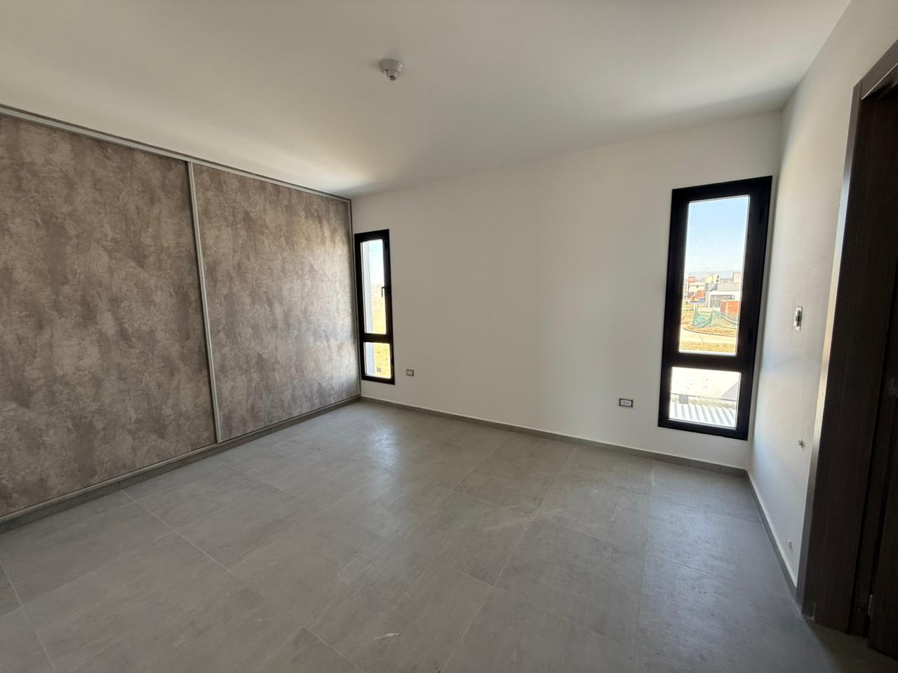 DUPLEX 3 DORMITORIOS – MANANTIALES II