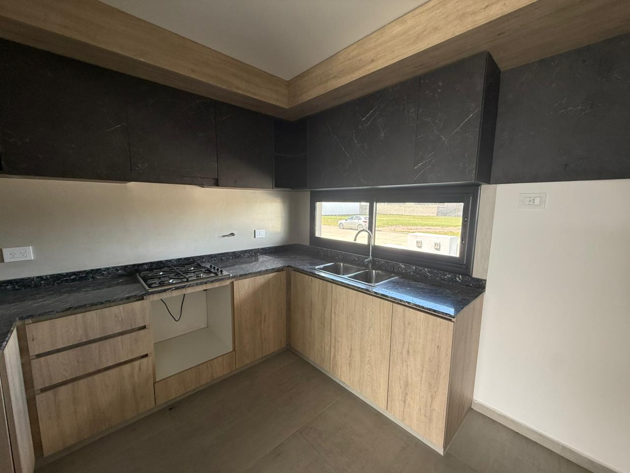 DUPLEX 3 DORMITORIOS – MANANTIALES II