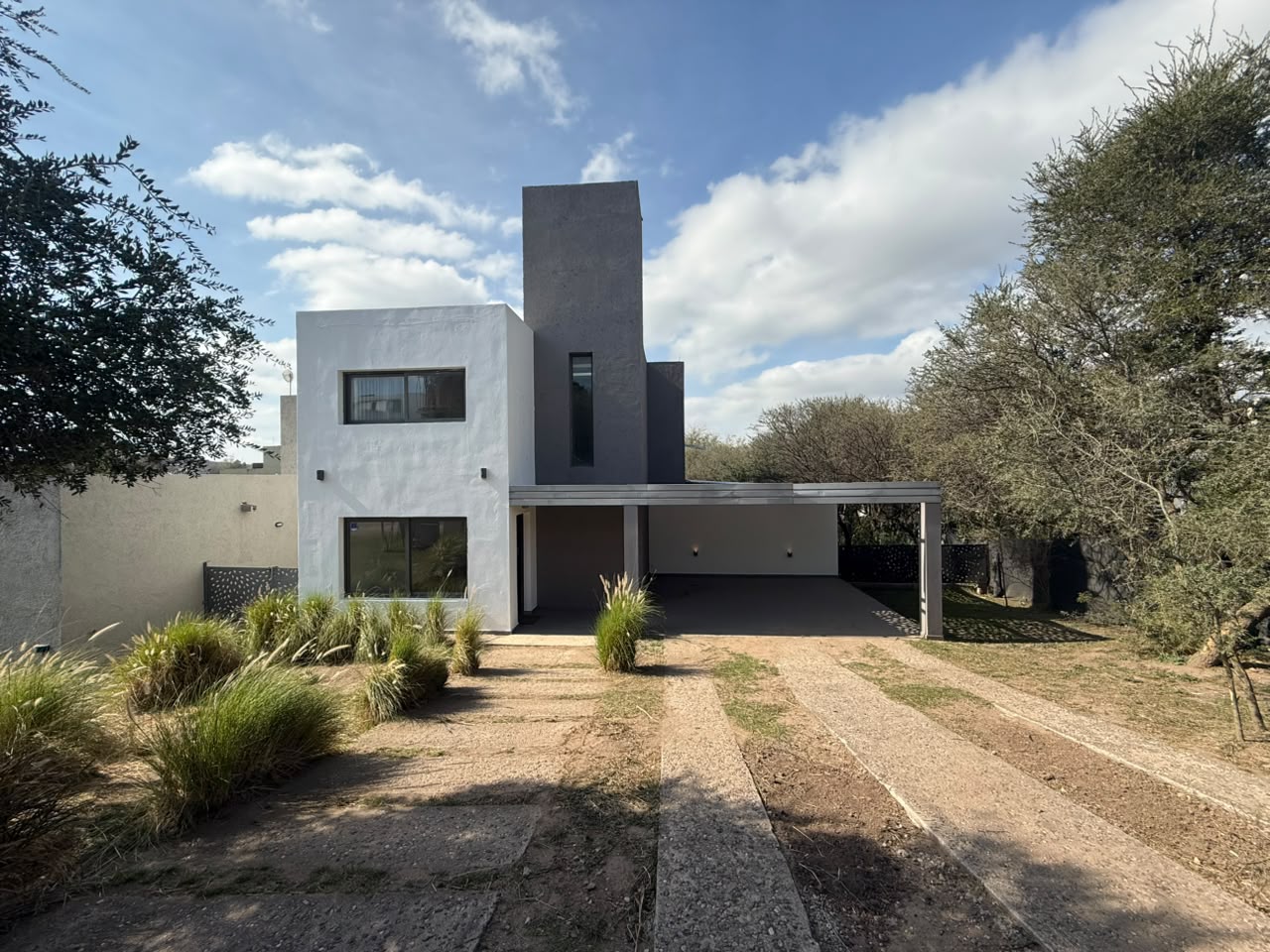 CASA DE CATEGORÍA, 3 DORMITORIOS – LAS CAÑITAS BARRIO PRIVADO, MALAGUEÑO