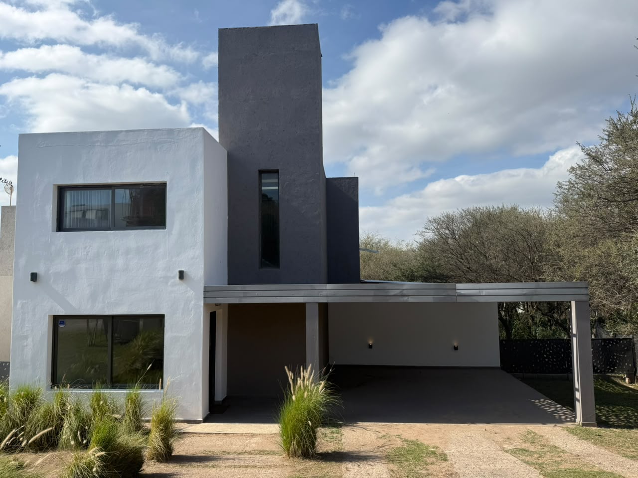 CASA DE CATEGORÍA, 3 DORMITORIOS – LAS CAÑITAS BARRIO PRIVADO, MALAGUEÑO