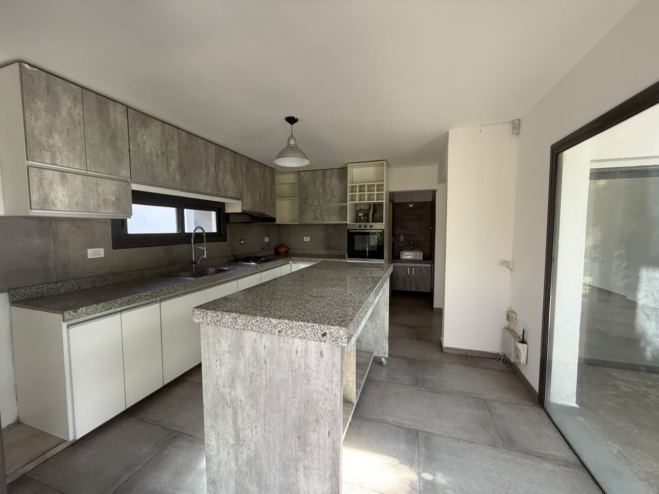 CASA DE CATEGORÍA, 3 DORMITORIOS – LAS CAÑITAS BARRIO PRIVADO, MALAGUEÑO