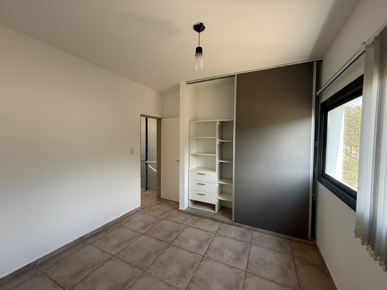 CASA DE CATEGORÍA, 3 DORMITORIOS – LAS CAÑITAS BARRIO PRIVADO, MALAGUEÑO