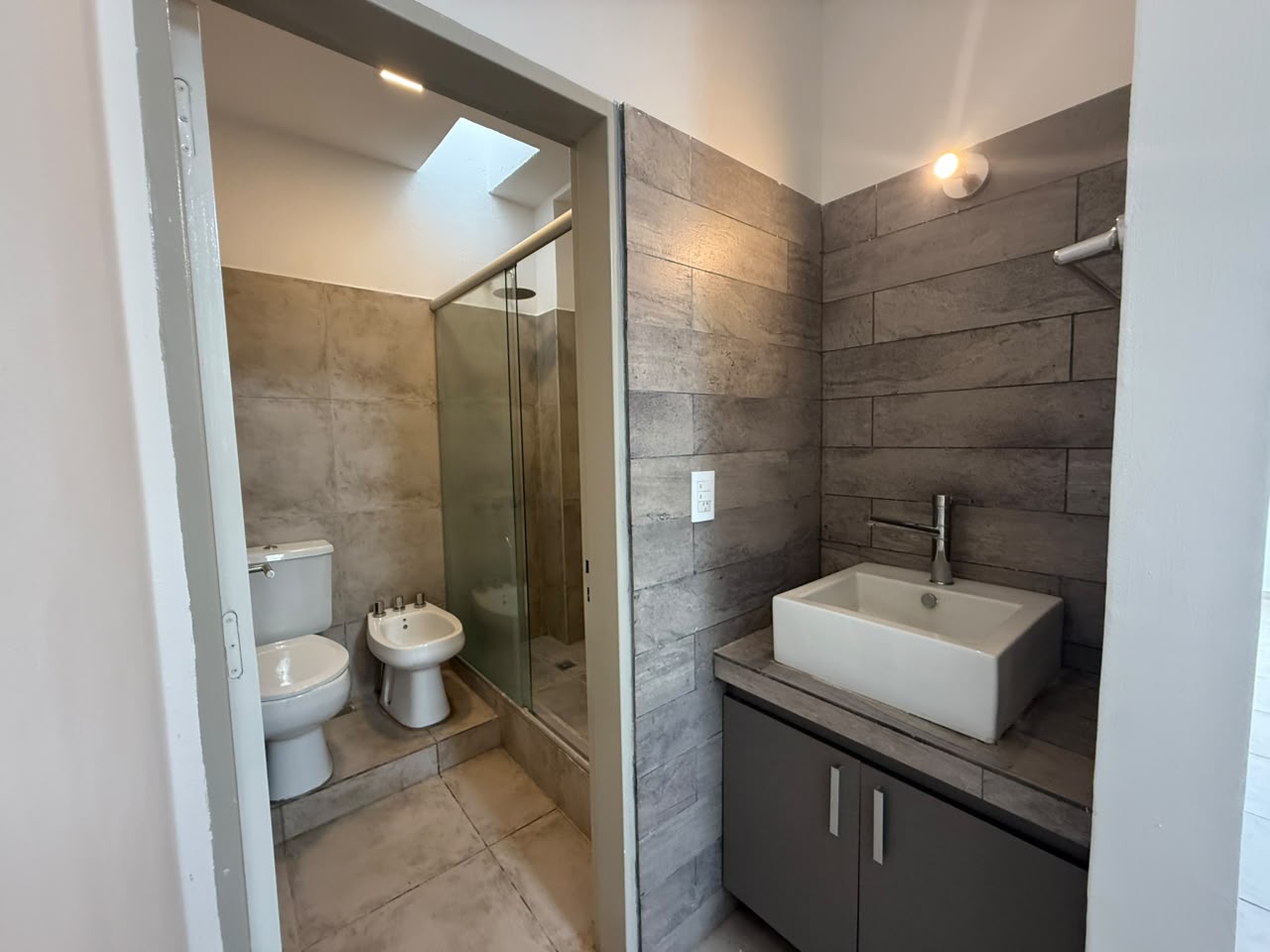 CASA DE CATEGORÍA, 3 DORMITORIOS – LAS CAÑITAS BARRIO PRIVADO, MALAGUEÑO