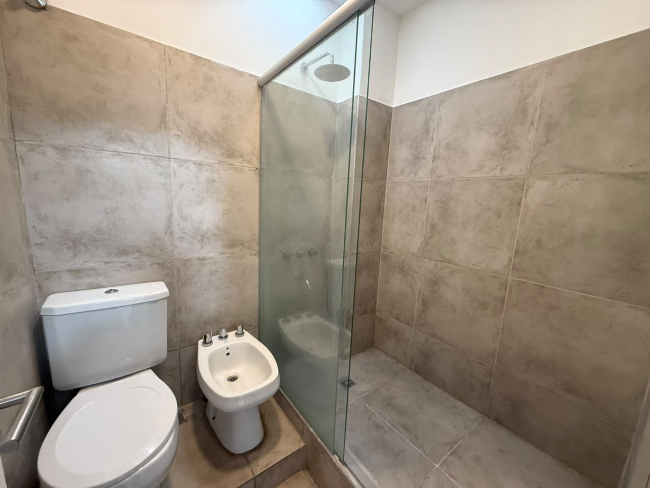 CASA DE CATEGORÍA, 3 DORMITORIOS – LAS CAÑITAS BARRIO PRIVADO, MALAGUEÑO