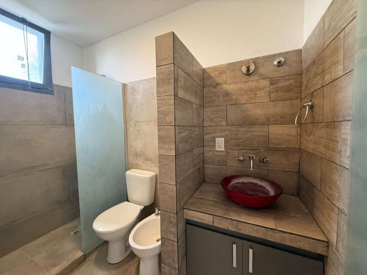 CASA DE CATEGORÍA, 3 DORMITORIOS – LAS CAÑITAS BARRIO PRIVADO, MALAGUEÑO