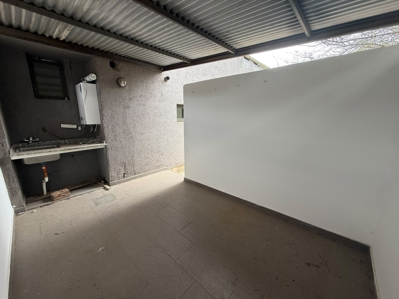 CASA DE CATEGORÍA, 3 DORMITORIOS – LAS CAÑITAS BARRIO PRIVADO, MALAGUEÑO