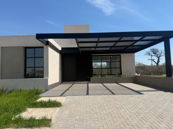 CASA DE CATEGORÍA, 2 DORMITORIOS – DOCTA URBANIZACIÓN INTELIGENTE, SECTOR MALAGUEÑO