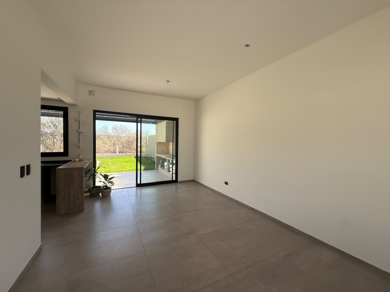 CASA DE CATEGORÍA, 2 DORMITORIOS – DOCTA URBANIZACIÓN INTELIGENTE, SECTOR MALAGUEÑO