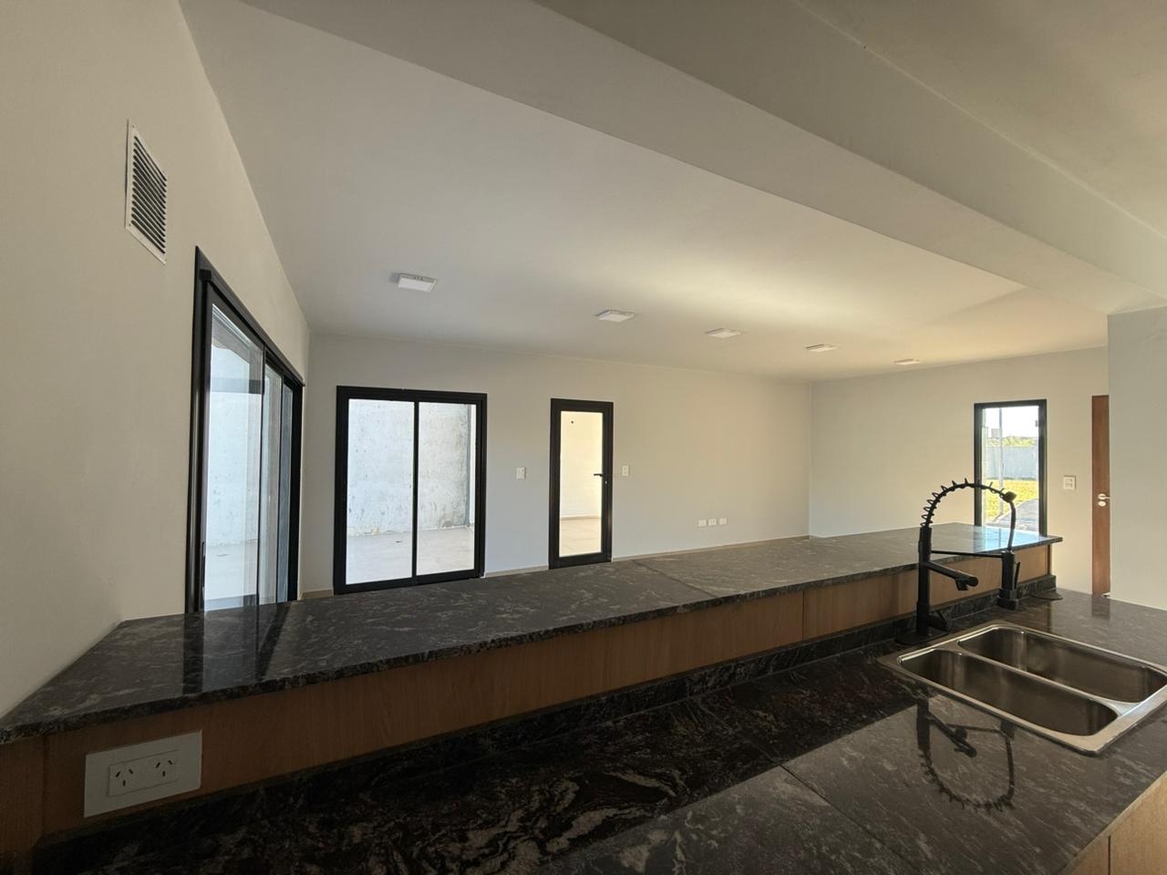 CASA 3 DORMITORIOS – DOCTA URBANIZACIÓN INTELIGENTE
