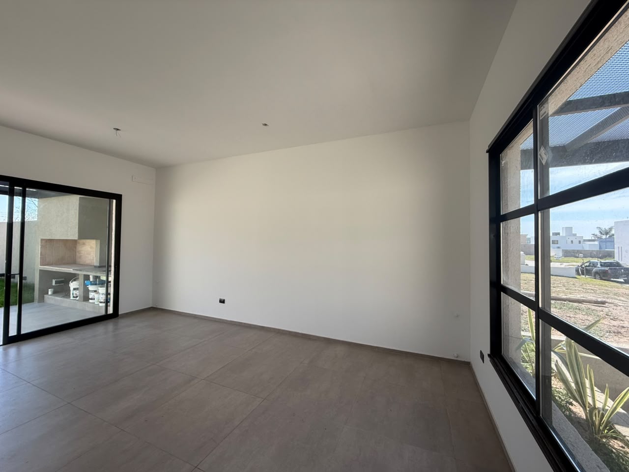 CASA DE CATEGORÍA, 2 DORMITORIOS – DOCTA URBANIZACIÓN INTELIGENTE, SECTOR MALAGUEÑO