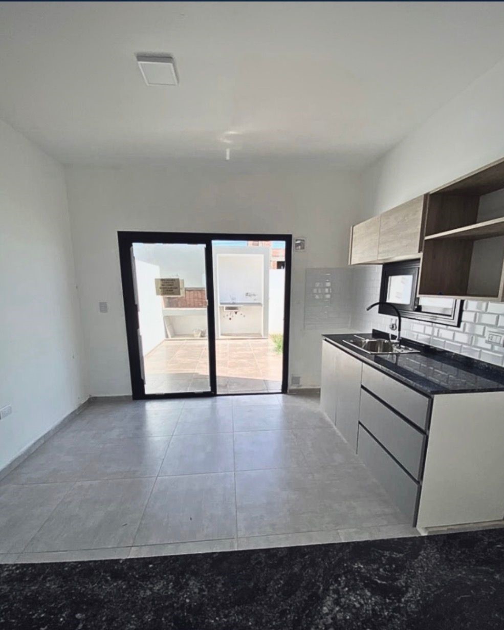 DUPLEX 2 DORMITORIOS – BRISAS DE MANANTIALES, MANANTIALES II