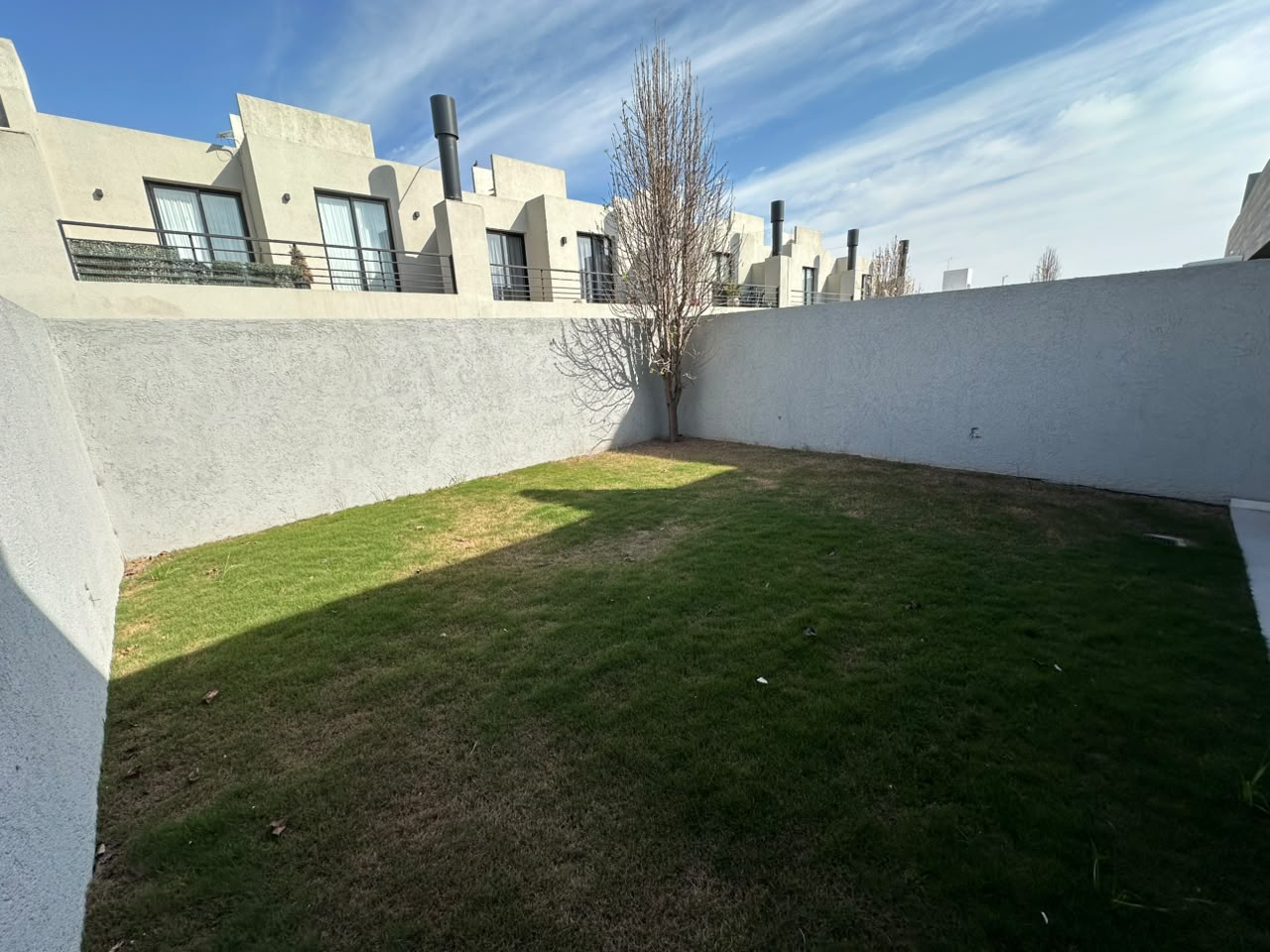 DUPLEX 3 DORMITORIOS – COLINAS DE MANANTIALES