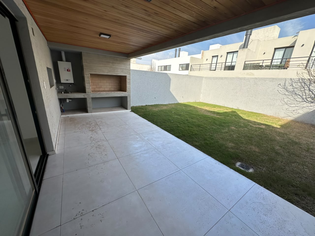 DUPLEX 3 DORMITORIOS – COLINAS DE MANANTIALES