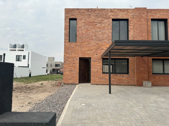 DUPLEX 2 DORMITORIOS – QUEBRADAS DE MANANTIALES